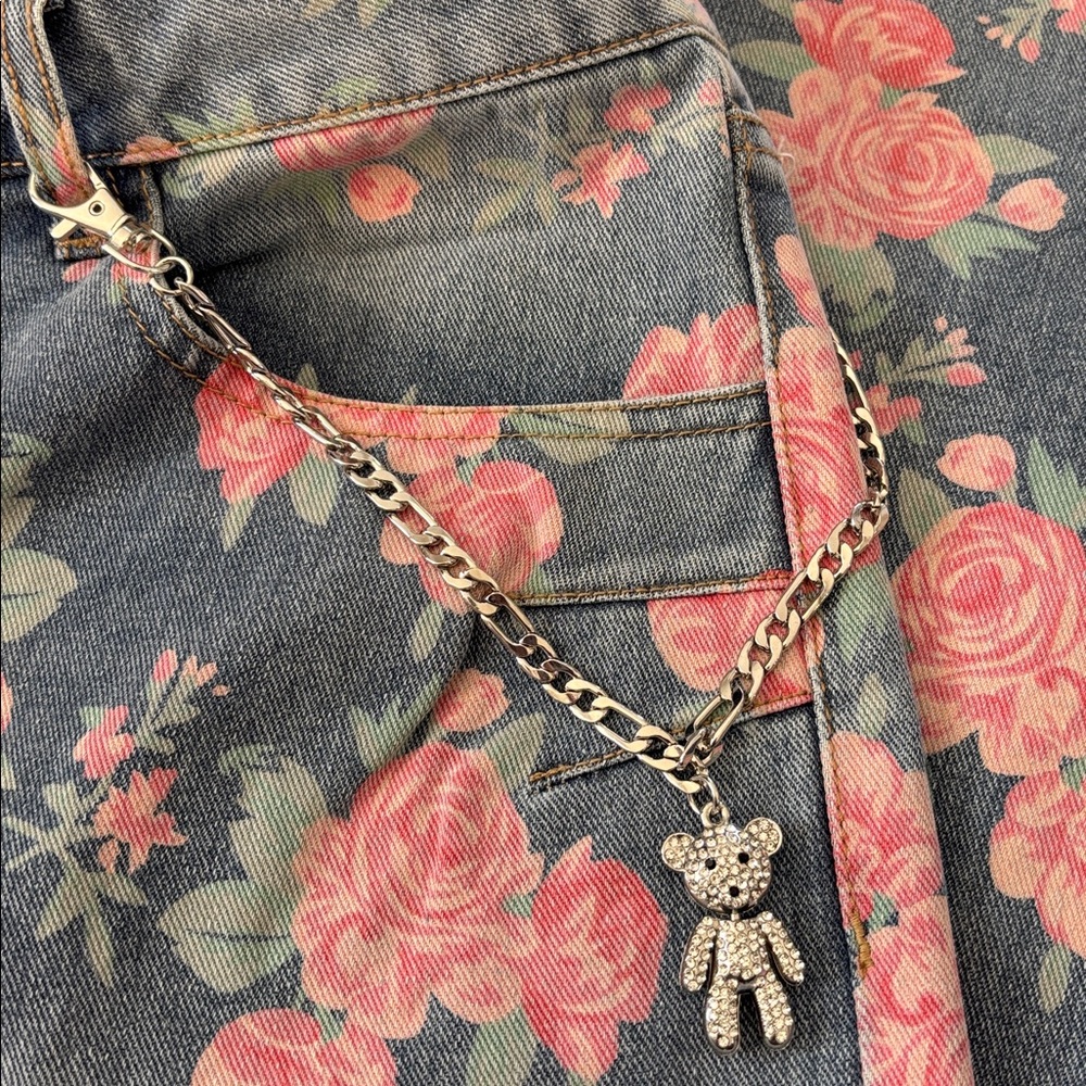 ✨💎🧸NEW! Rhinestone Teddy Pant Chain🧸💎✨ - Picture 5 of 7